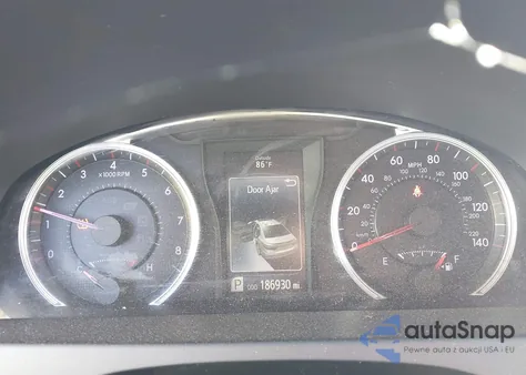 2015 Toyota Camry Se z USA, uszkodzony, nr VIN 4T1BF1FK7FU050168